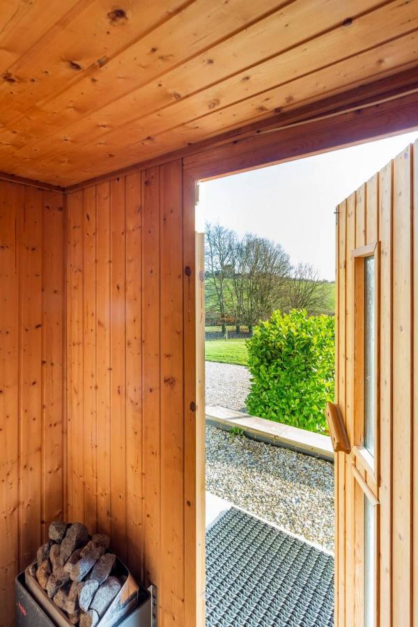 The Retreat, Sauna & Hot Tub, Charming & Cosy Gem Бландфорд Форъм Екстериор снимка