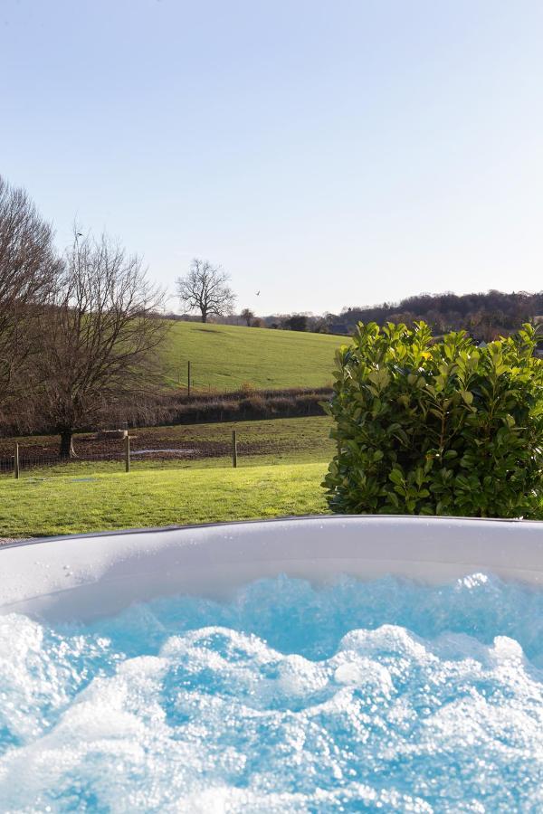 The Retreat, Sauna & Hot Tub, Charming & Cosy Gem Бландфорд Форъм Екстериор снимка